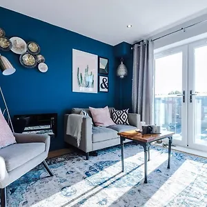 Stunning 2bedroom 2bathroom With Parking Space , Sheffield United Kingdom